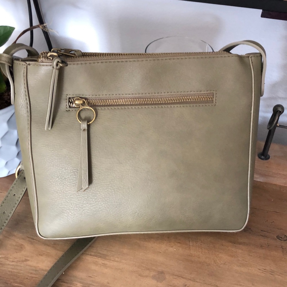 Universal thread olive crossbody